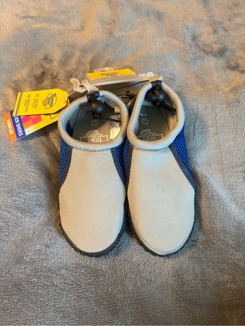 Banana Boat Toddler Blue and Cream Water Shoes Size L (9/10)